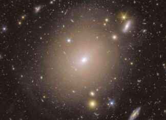 Dünya’ya yakın keşfedilen son derece nadir ‘Einstein halkası’ dnyaya-yakn-kefedilen-son-derece-nadir-einstein-halkas