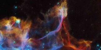 renkli-atomlar-perde-nebulas-yeni-grntsnde-parlyor