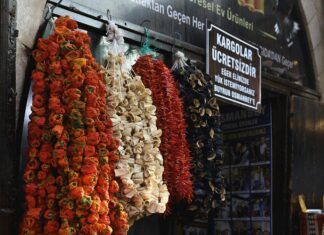 Akide Şekeri Nedir? Lezzeti ve Tarihiyle Merak Edilen Tatlı